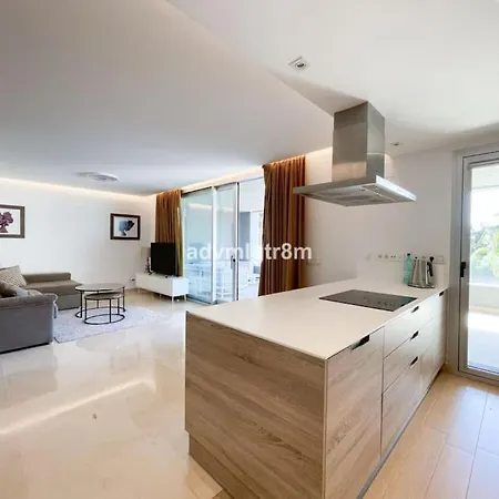 Luxury 3 Bedrooms In Royal Banus! Apartment